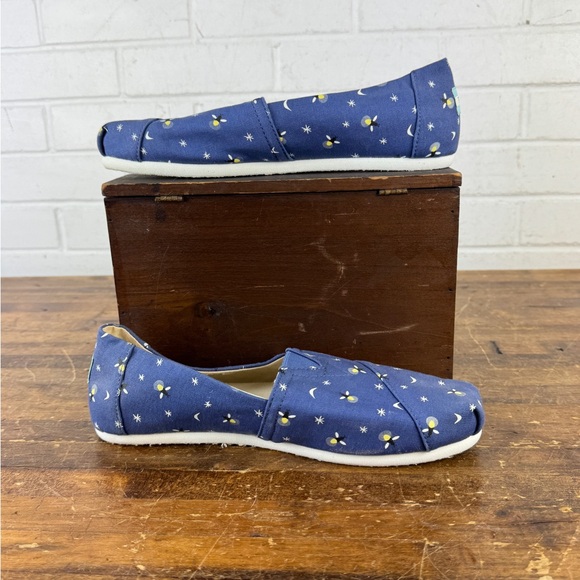 Toms Blue Glow In The Dark Firefly Alpargatas women’s Size 9.5 US - Picture 2 of 11
